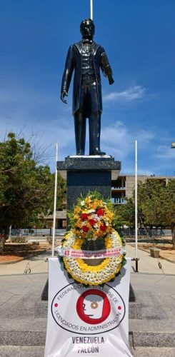 Hoy nos reunimos con profundo respeto y admiración para rendir homenaje al Padre de la Patria, Simón Bolivar.