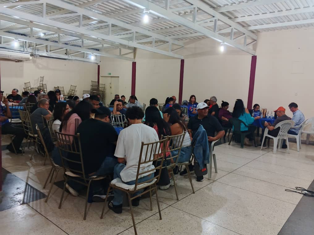 Bingo bailable en el salón de eventos de CLADEF